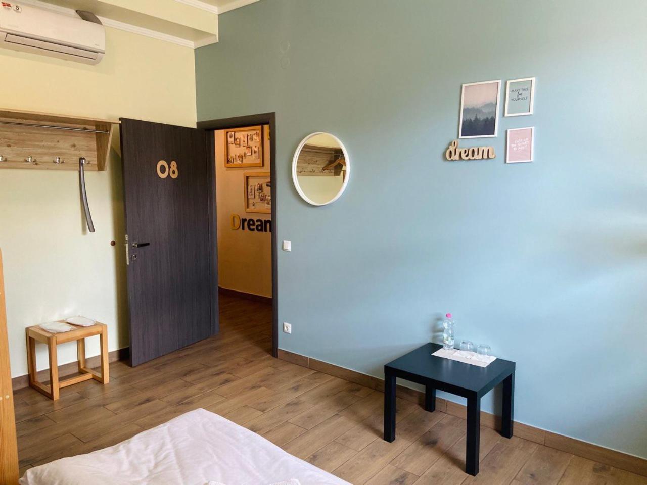 Dream Hostel Khmelnytskyi Ngoại thất bức ảnh