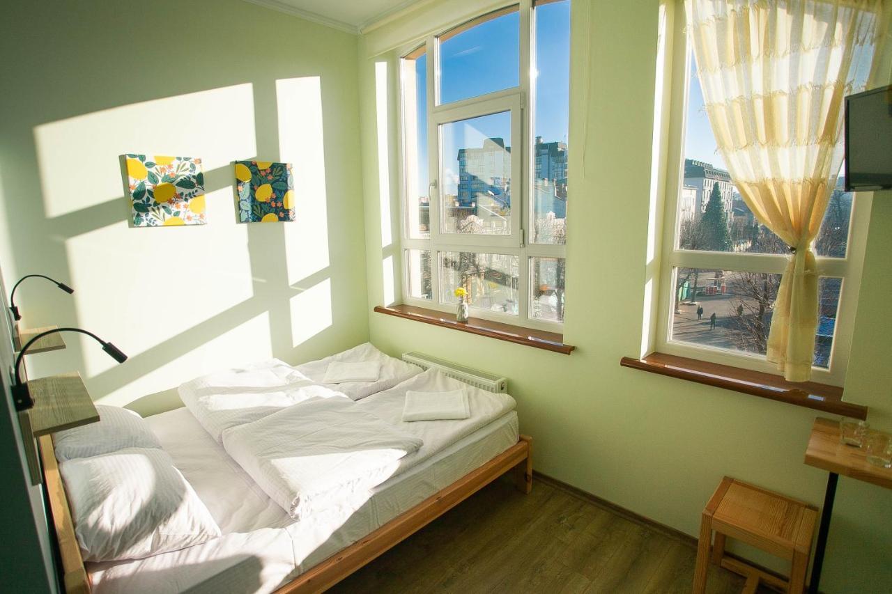 Dream Hostel Khmelnytskyi Ngoại thất bức ảnh